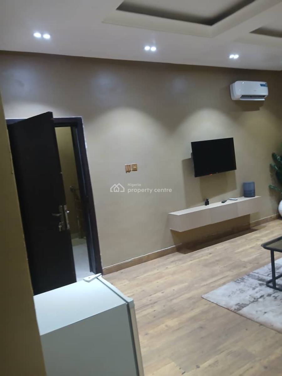 Spacious and Luxuriously Furnished Masters Room with Kitchen, Circle Mall Road, Osapa, Lekki, Lagos, Osapa, Lekki, Lagos, Self Contain (single Rooms) for Rent