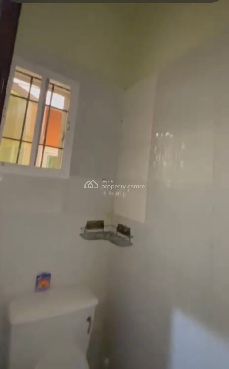 Spacious Bq Apt  Stable Power Supply,, Spg, Ologolo, Lekki, Lagos, Flat / Apartment for Rent