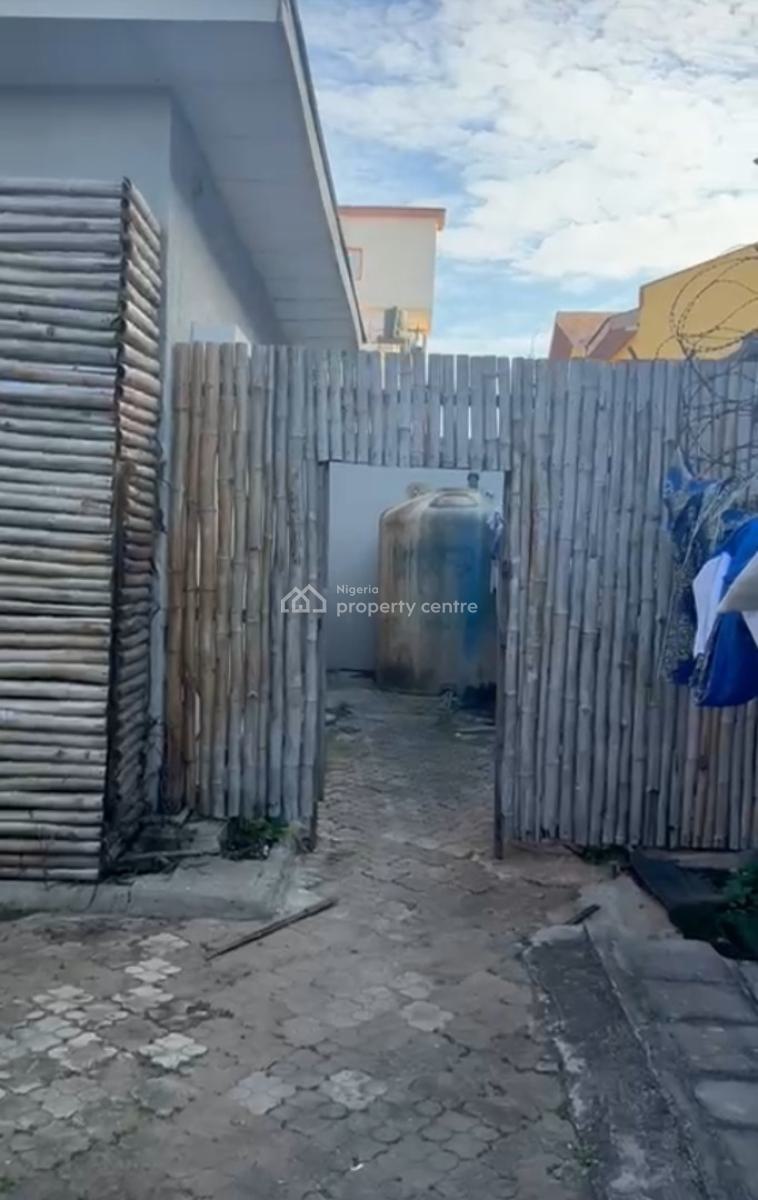 Cornerpiece Commercial Property Sitting on 1200 Square Metres, Lekki Phase 1, Lekki, Lagos, Commercial Property for Rent