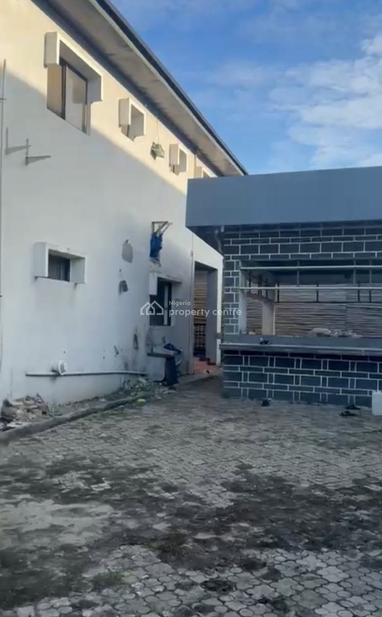 Cornerpiece Commercial Property Sitting on 1200 Square Metres, Lekki Phase 1, Lekki, Lagos, Commercial Property for Rent
