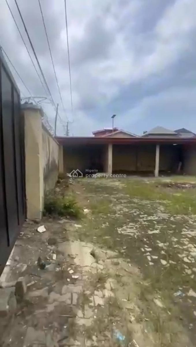 1001.621sqm Fence & Gated Land with Demolishable Structure, Ologolo, Lekki, Lagos, Mixed-use Land for Sale