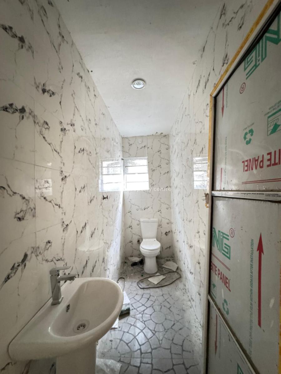 Newly Built 1 & 2 Bedroom Apartment, Behind Oba Palace Surulere, Itire, Lagos, Block of Flats for Sale