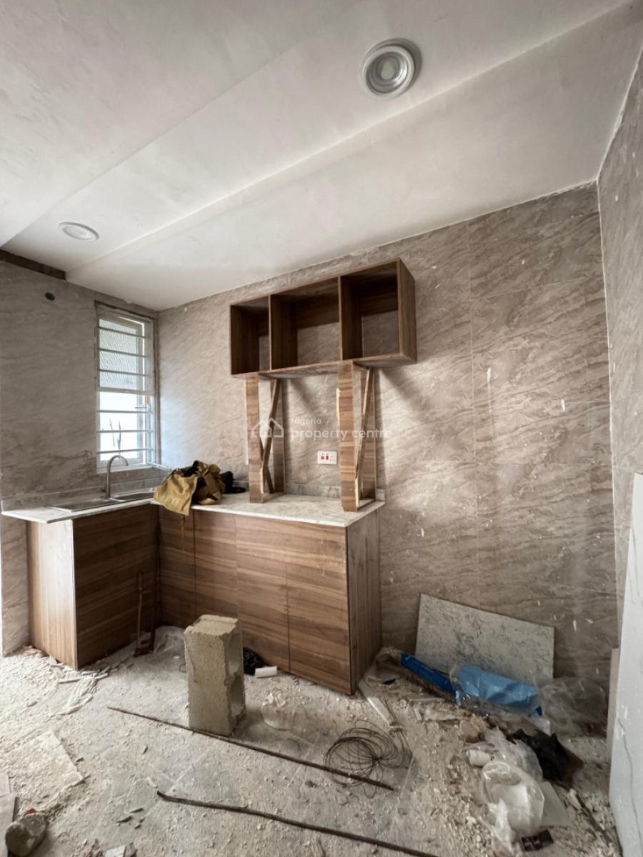 Newly Built 1 & 2 Bedroom Apartment, Behind Oba Palace Surulere, Itire, Lagos, Block of Flats for Sale