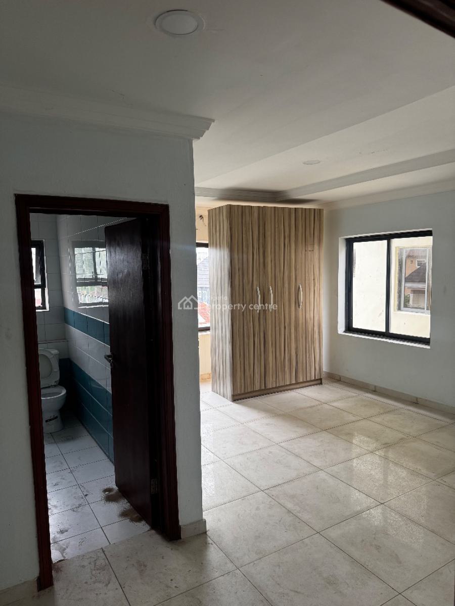 Spacious & Serviced 3-bedroom Apartment with Bq (upstairs), Sangotedo, Ajah, Lagos, Flat / Apartment for Rent