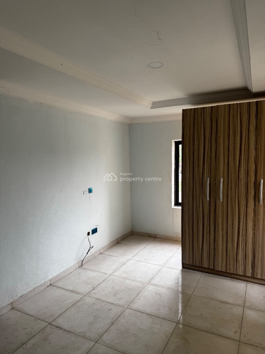 Spacious & Serviced 3-bedroom Apartment with Bq (upstairs), Sangotedo, Ajah, Lagos, Flat / Apartment for Rent