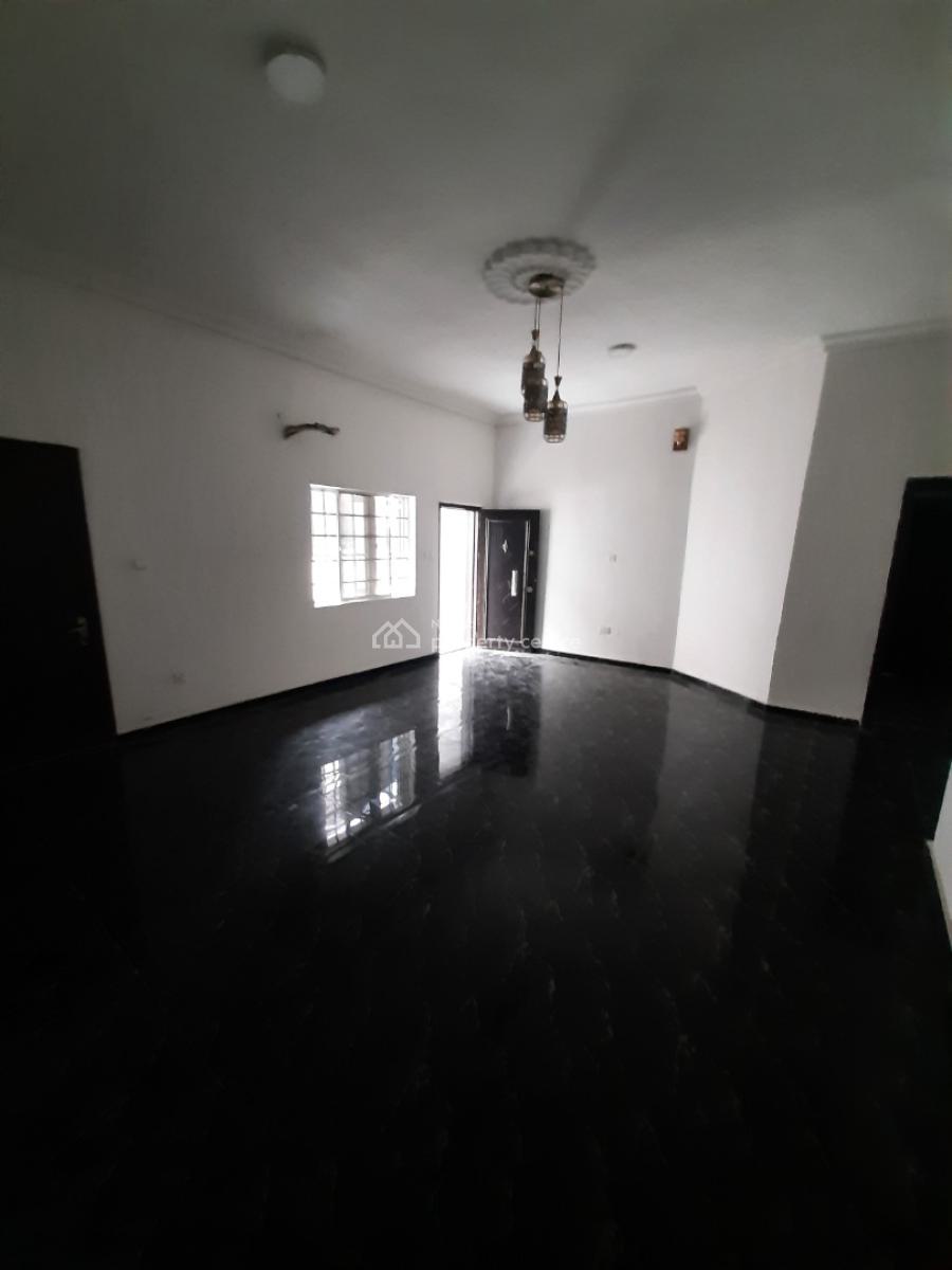 Its a Self-serviced Come with Your Own Generator 3 Bedroom En-suite, Before Chevron Drive 2nd Toll Axis, Osapa, Lekki, Lagos, Flat / Apartment for Rent