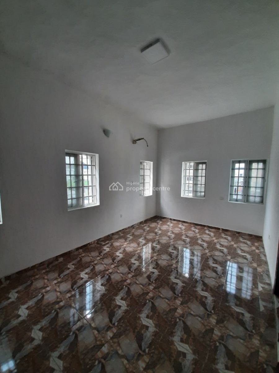 Its a Self-serviced Come with Your Own Generator 3 Bedroom En-suite, Before Chevron Drive 2nd Toll Axis, Osapa, Lekki, Lagos, Flat / Apartment for Rent