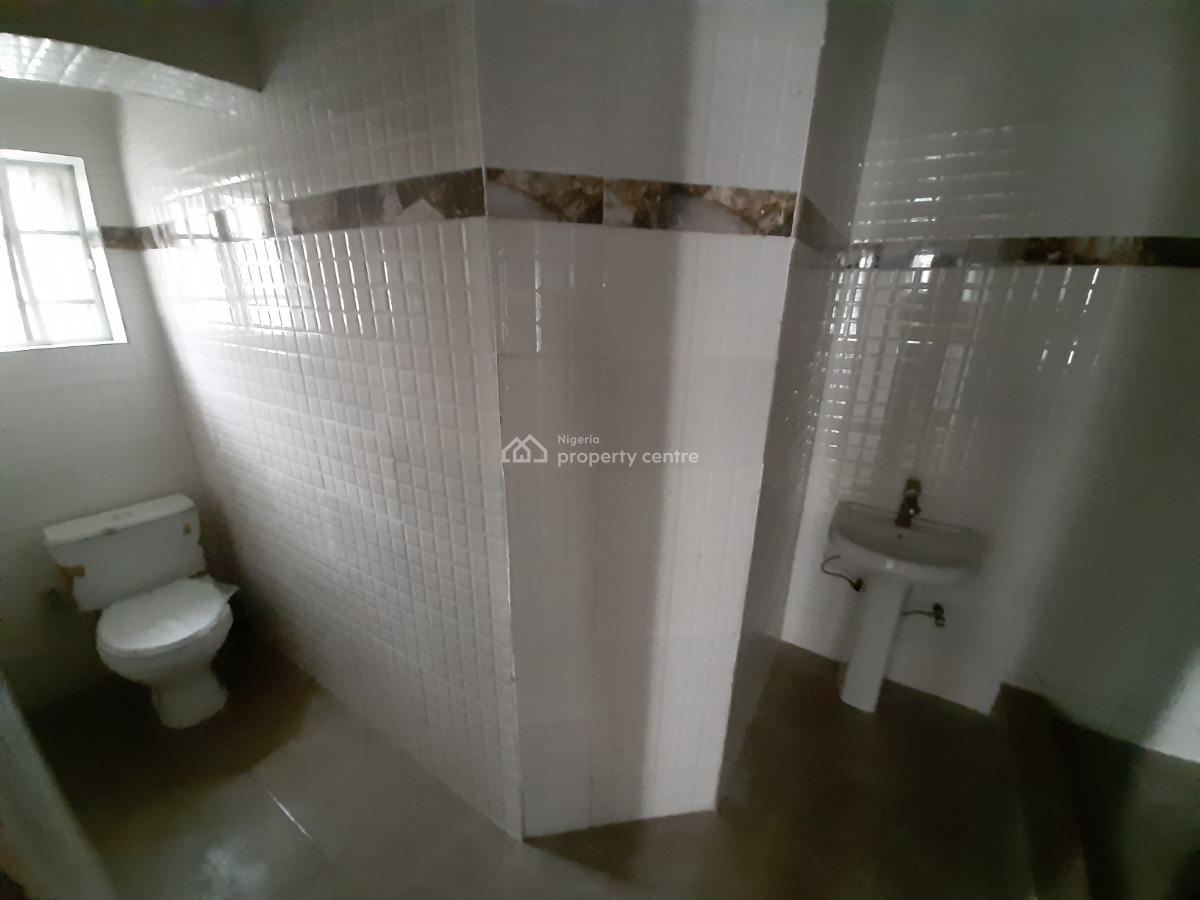 Its a Self-serviced Come with Your Own Generator 3 Bedroom En-suite, Before Chevron Drive 2nd Toll Axis, Osapa, Lekki, Lagos, Flat / Apartment for Rent