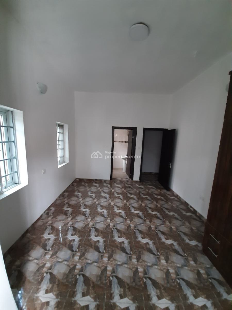 Its a Self-serviced Come with Your Own Generator 3 Bedroom En-suite, Before Chevron Drive 2nd Toll Axis, Osapa, Lekki, Lagos, Flat / Apartment for Rent