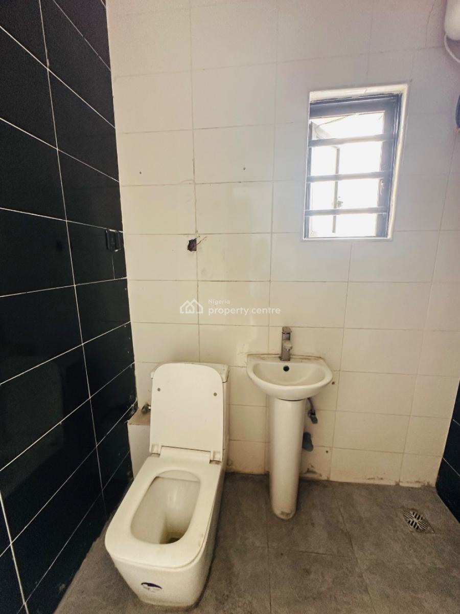 Newly Built 2 Bedroom Penthouse, Ologolo, Lekki, Lagos, Flat / Apartment for Sale