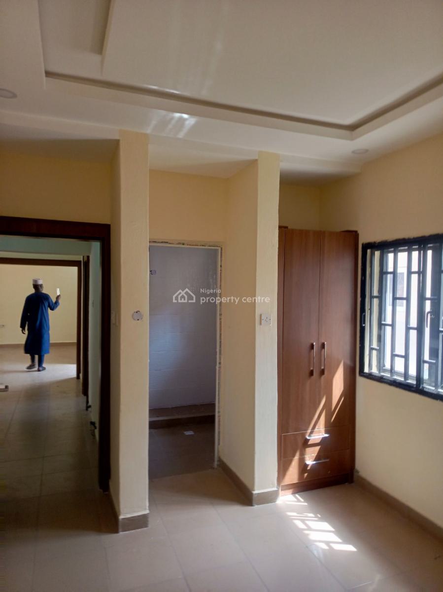 Newly Renovated Standard 2 Bedrooms Bungalows Bq, Off 3rd Avenue, Gwarinpa, Abuja, Flat / Apartment for Rent