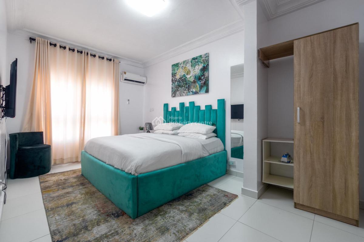 Improved 1bedroom Apartment with Private Cinema and Xbox, Chevron, Lekki, Lagos, Mini Flat (room and Parlour) Short Let