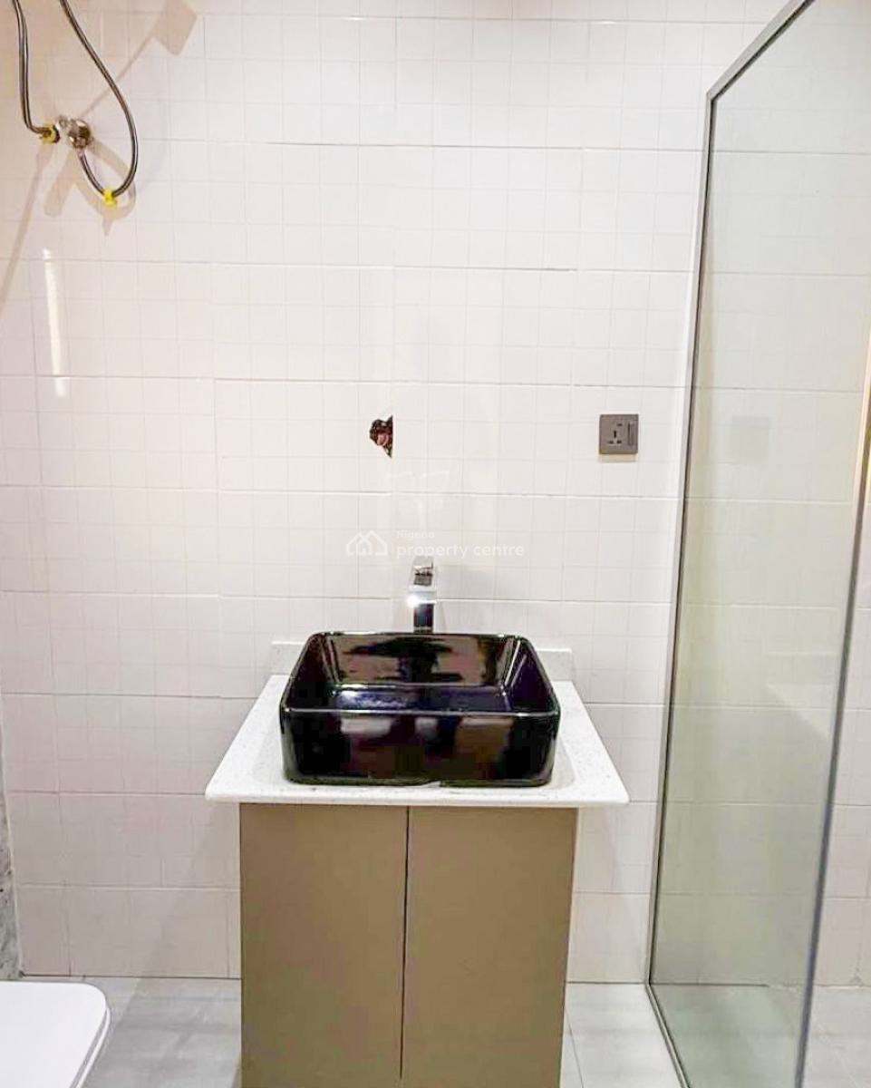 Luxurious 2 Bedroom Penthouse, Lugbe District, Abuja, Terraced Duplex for Sale