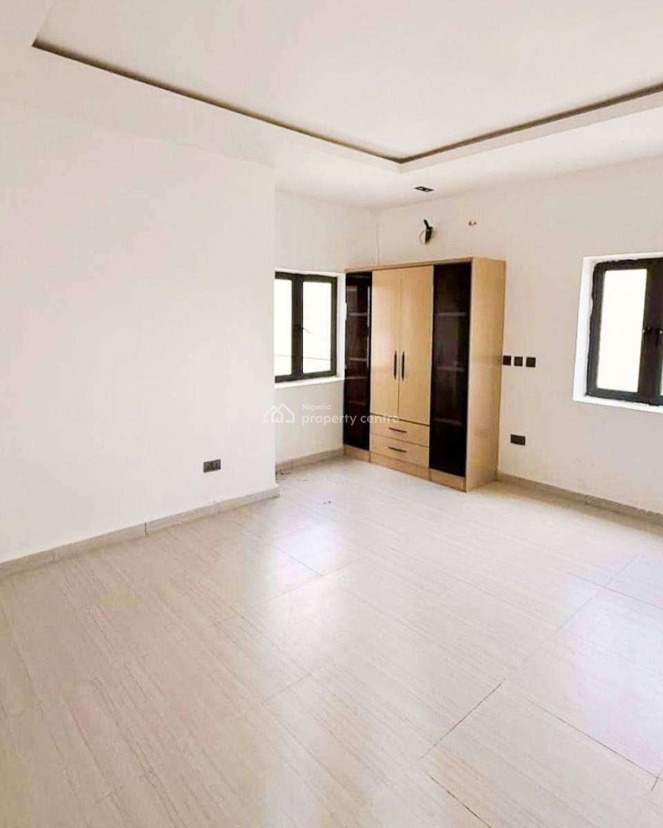 Luxurious 2 Bedroom Penthouse, Lugbe District, Abuja, Terraced Duplex for Sale