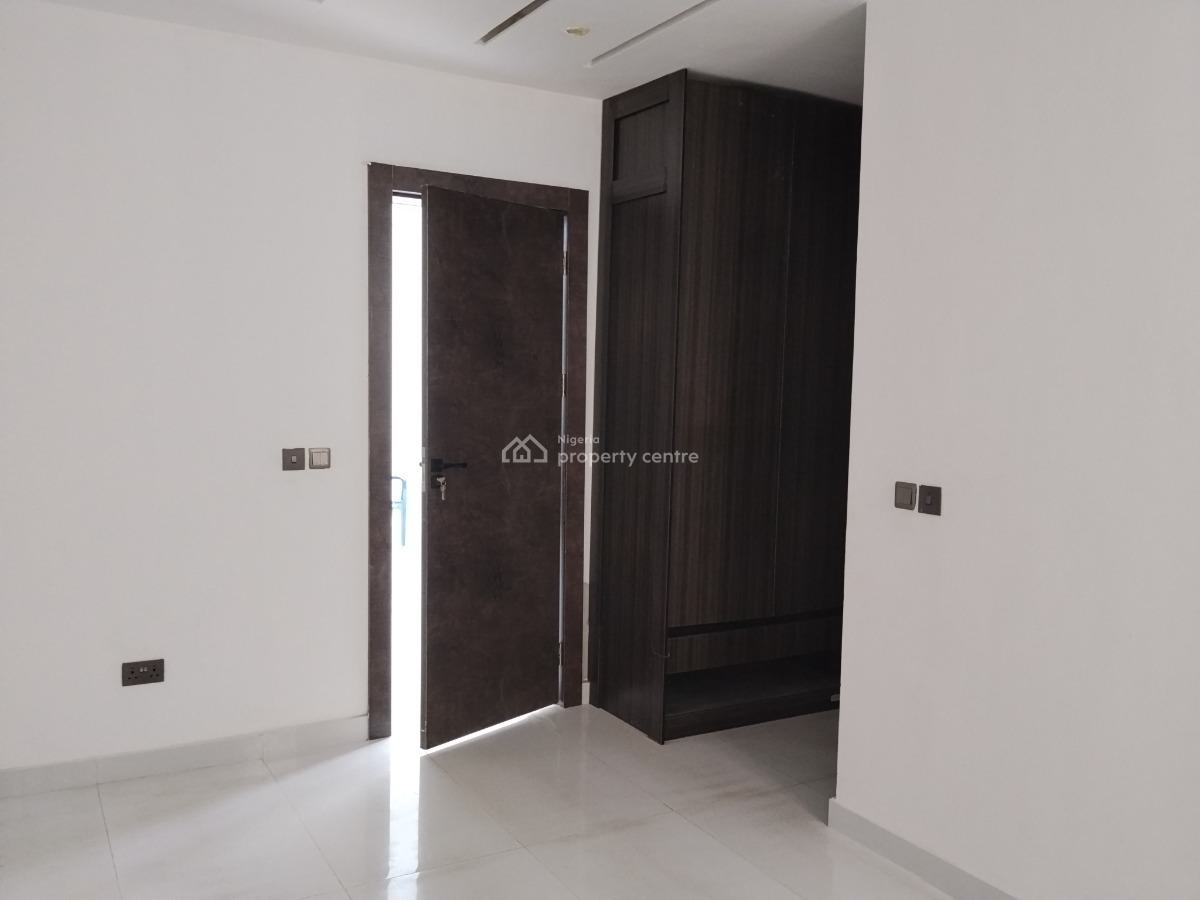 2bedroom, Off Freedom Way, Lekki Phase 1, Lekki, Lagos, Flat / Apartment for Sale