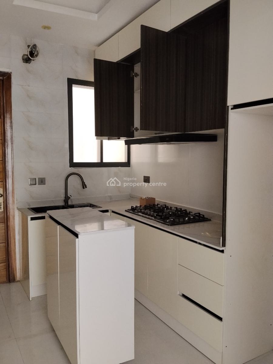 2bedroom, Off Freedom Way, Lekki Phase 1, Lekki, Lagos, Flat / Apartment for Sale