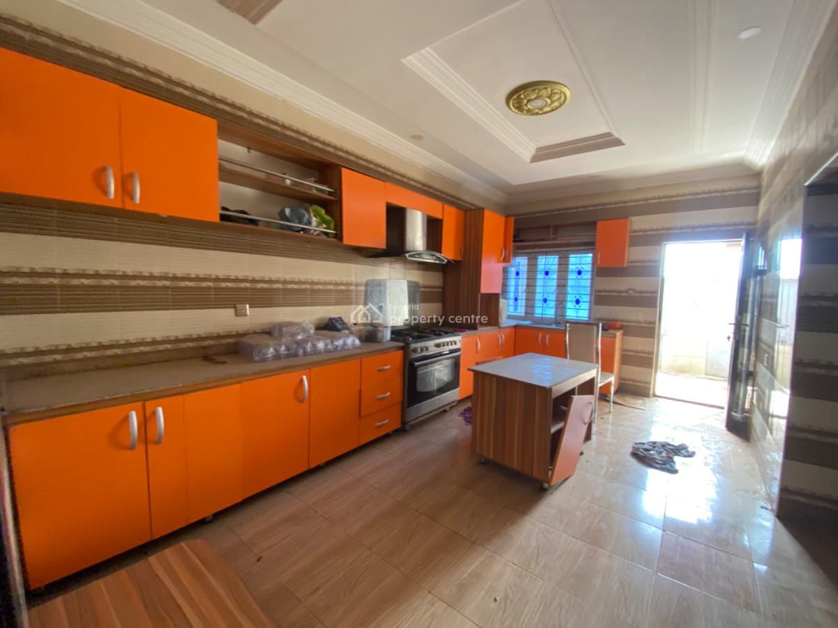 5 Bedroom Bungalow, Igbe Laara, Ikorodu, Lagos, Flat / Apartment for Rent