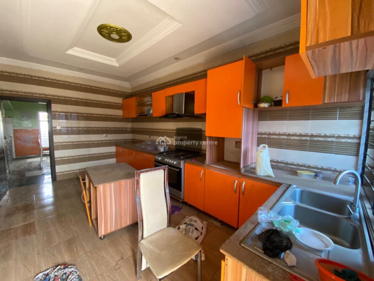 5 Bedroom Bungalow, Igbe Laara, Ikorodu, Lagos, Flat / Apartment for Rent