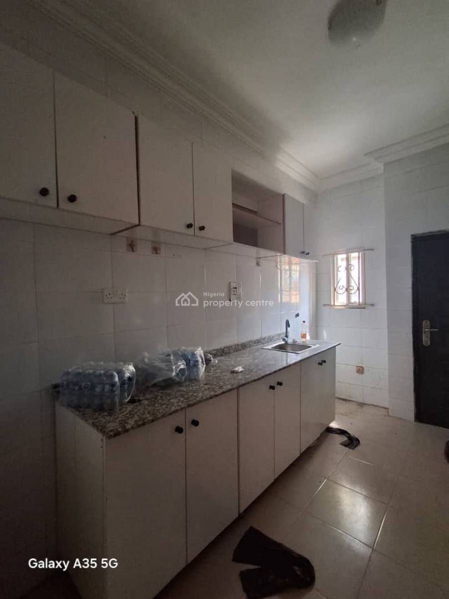 Well Maintained 2 Bedroom Flat, Ogombo, Ajah, Lagos, Flat / Apartment for Rent