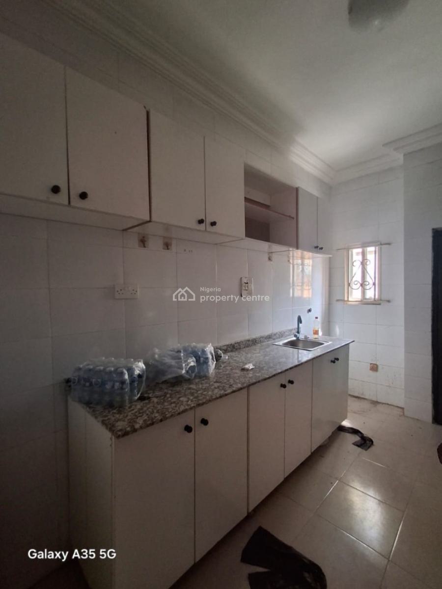 Well Maintained 2 Bedroom Flat, Ogombo, Ajah, Lagos, Flat / Apartment for Rent