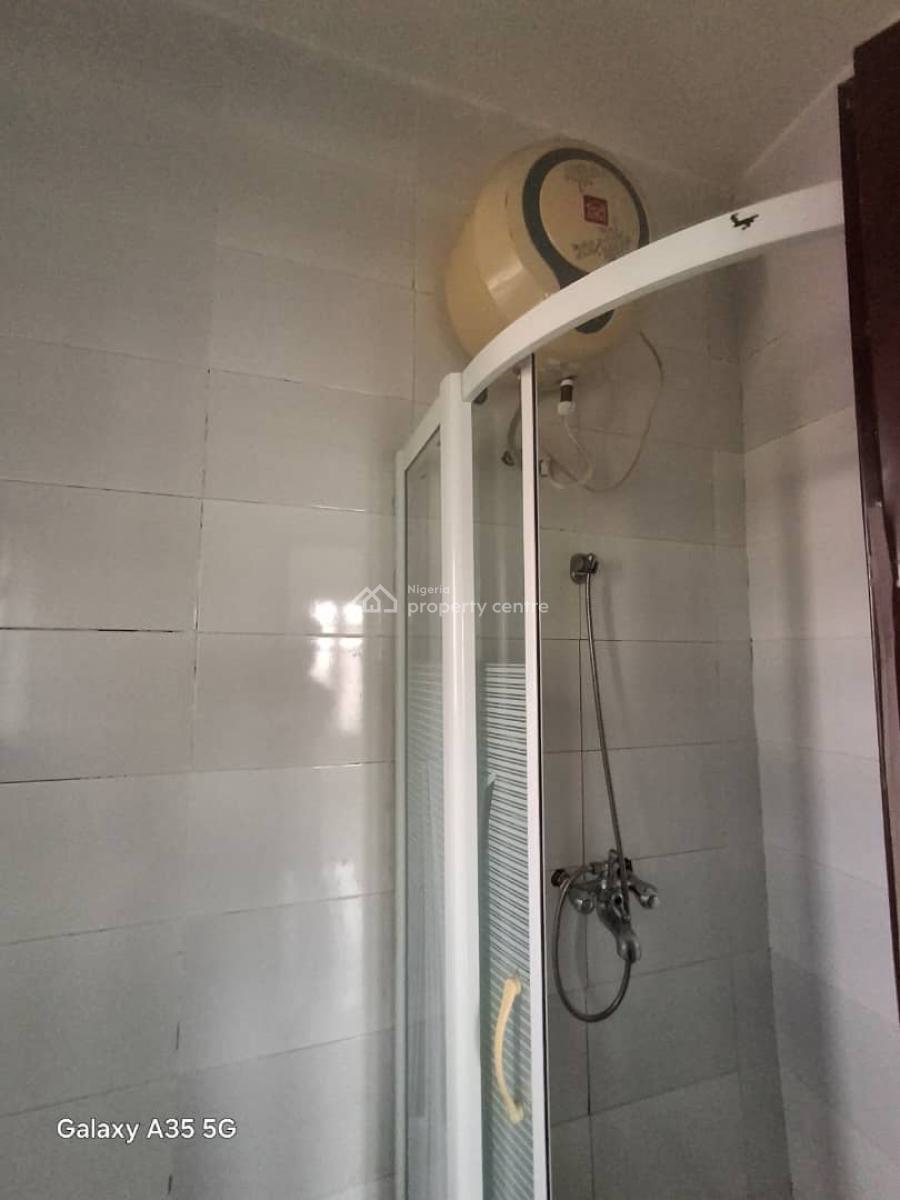 Well Maintained 2 Bedroom Flat, Ogombo, Ajah, Lagos, Flat / Apartment for Rent