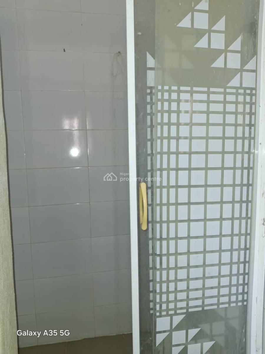 Well Maintained 2 Bedroom Flat, Ogombo, Ajah, Lagos, Flat / Apartment for Rent