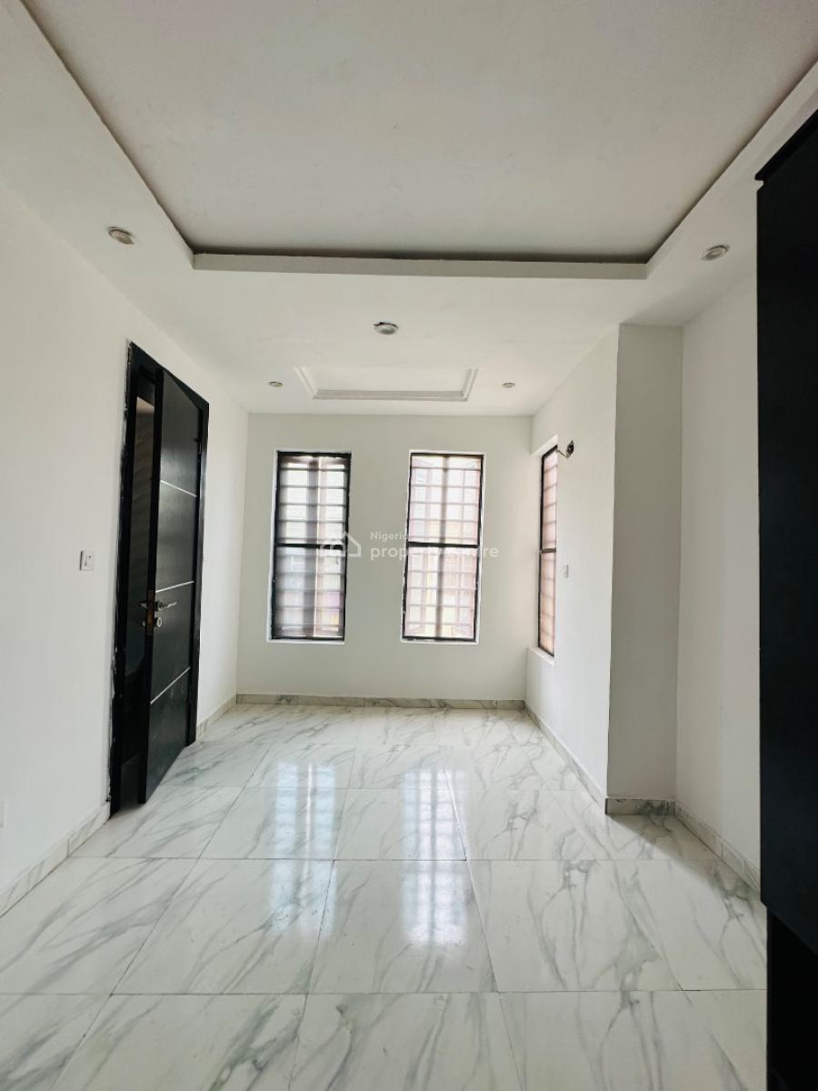 Neatly Built 2 Bedroom Apartment, Ologolo, Lekki, Lagos, Flat / Apartment for Sale