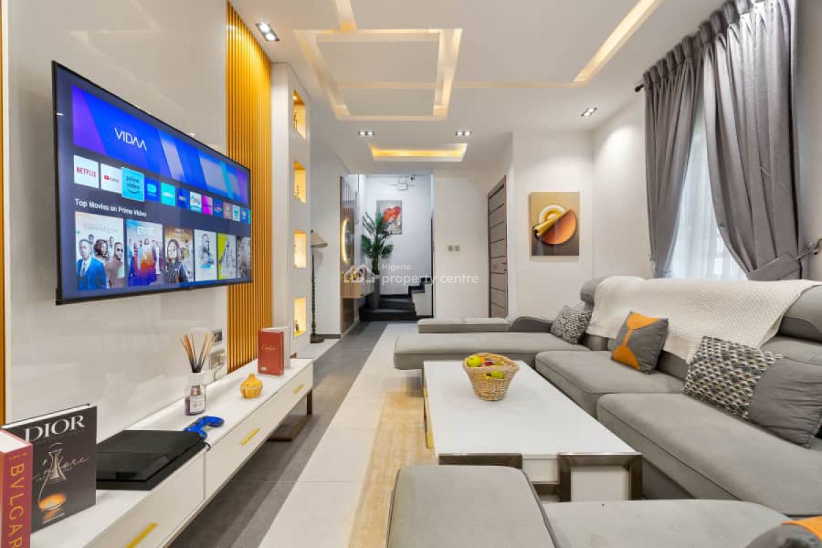 Luxury 4 Bedroom Apartment, Off Admiralty, Lekki Phase 1, Lekki, Lagos, Flat / Apartment Short Let