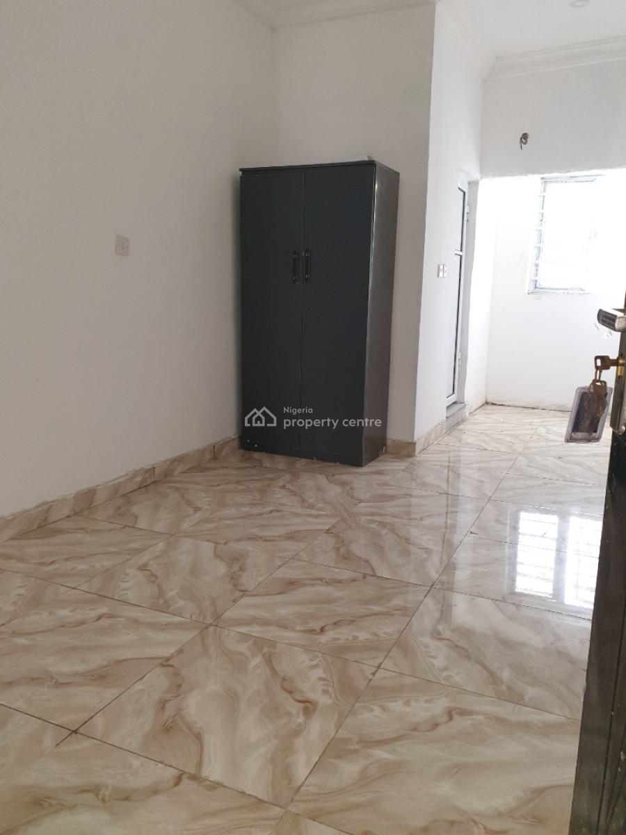 Spacious 2 Bedroom Flat, Ologolo, Lekki, Lagos, Flat / Apartment for Rent