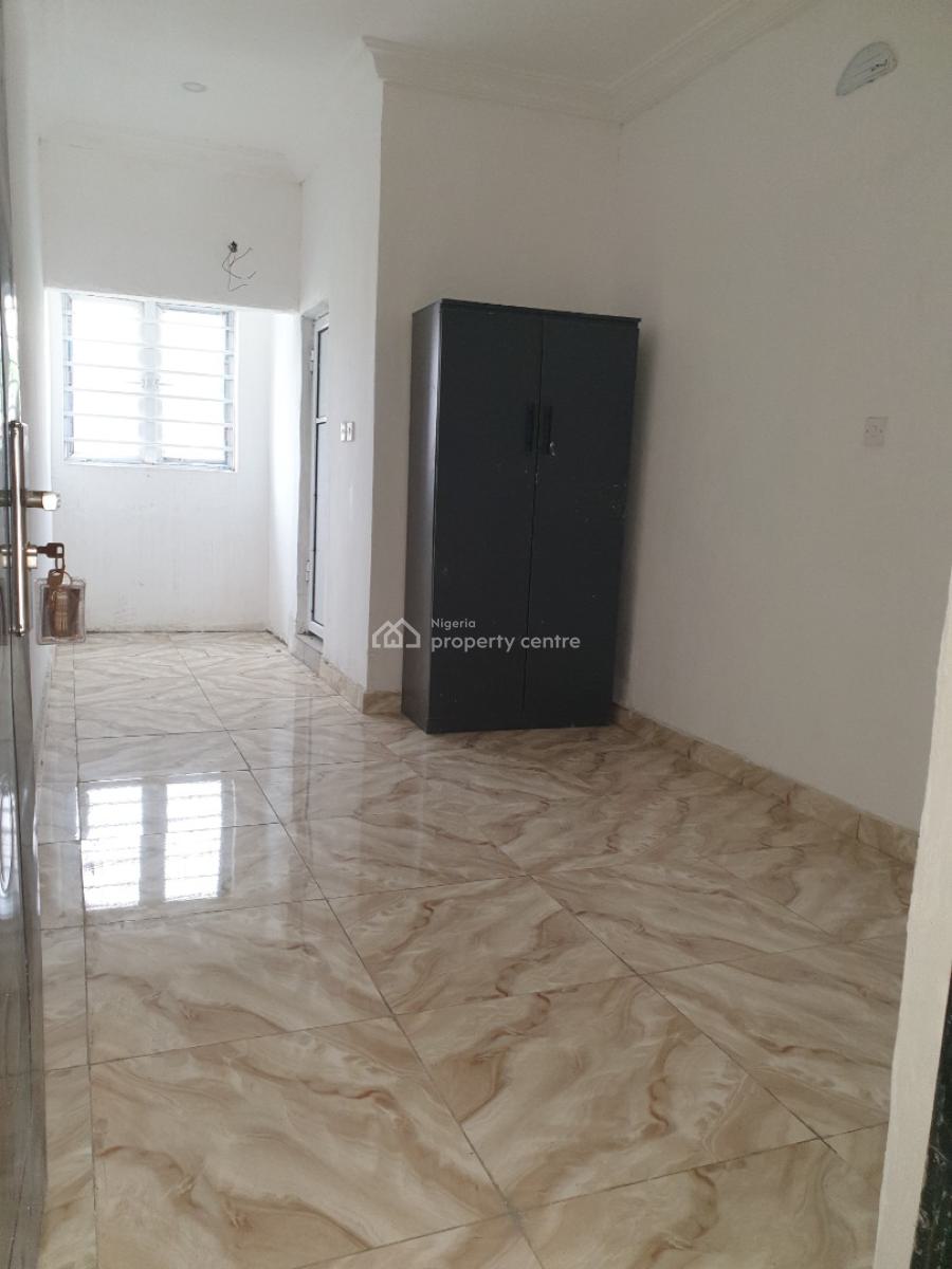 Spacious 2 Bedroom Flat, Ologolo, Lekki, Lagos, Flat / Apartment for Rent