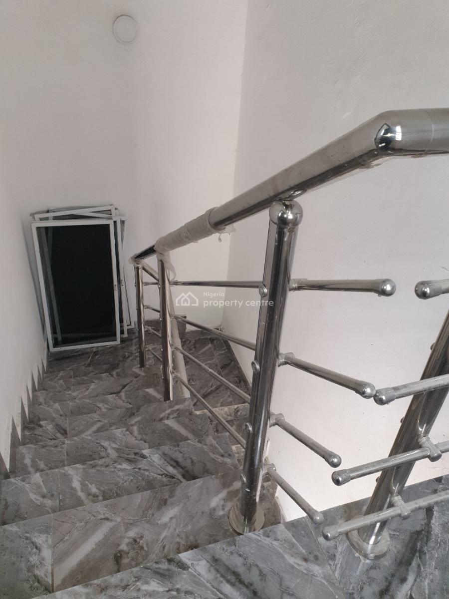 Spacious 2 Bedroom Flat, Ologolo, Lekki, Lagos, Flat / Apartment for Rent