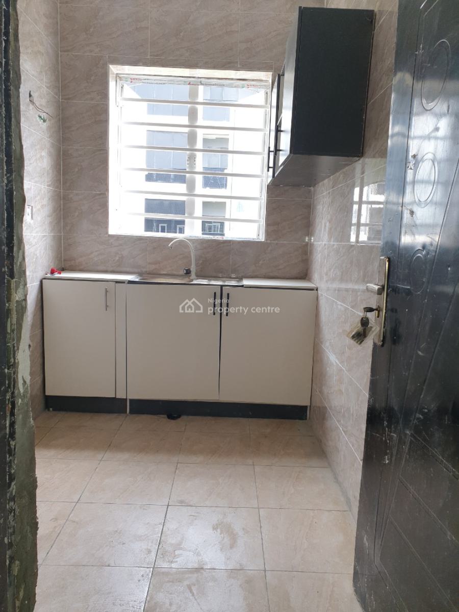 Spacious 2 Bedroom Flat, Ologolo, Lekki, Lagos, Flat / Apartment for Rent