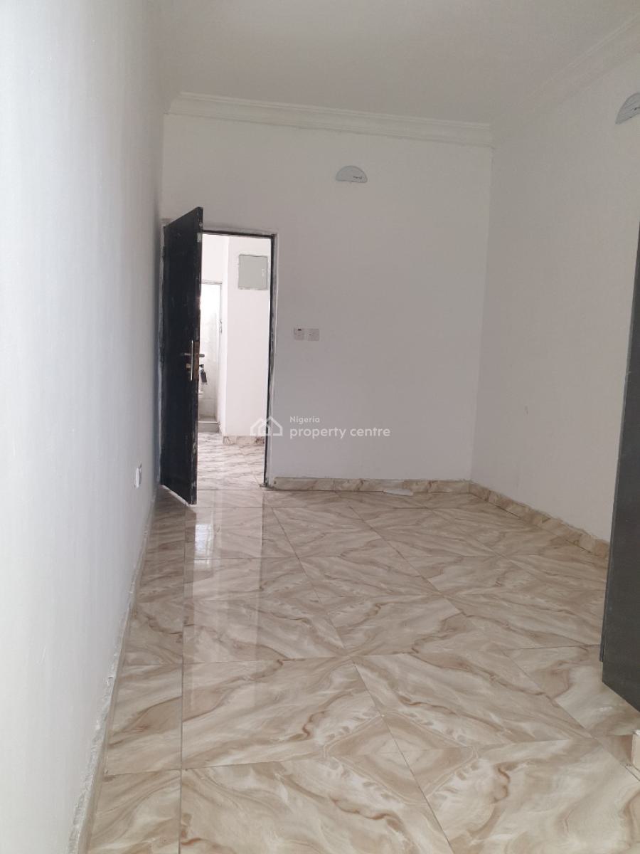 Spacious 2 Bedroom Flat, Ologolo, Lekki, Lagos, Flat / Apartment for Rent