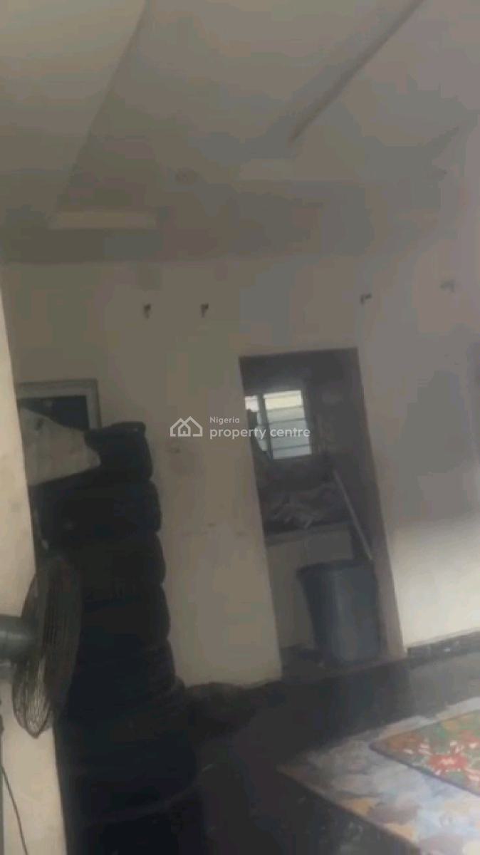 Standard Miniflat, Makoko, Yaba, Lagos, Mini Flat (room and Parlour) for Rent