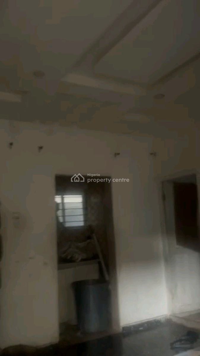 Standard Miniflat, Makoko, Yaba, Lagos, Mini Flat (room and Parlour) for Rent