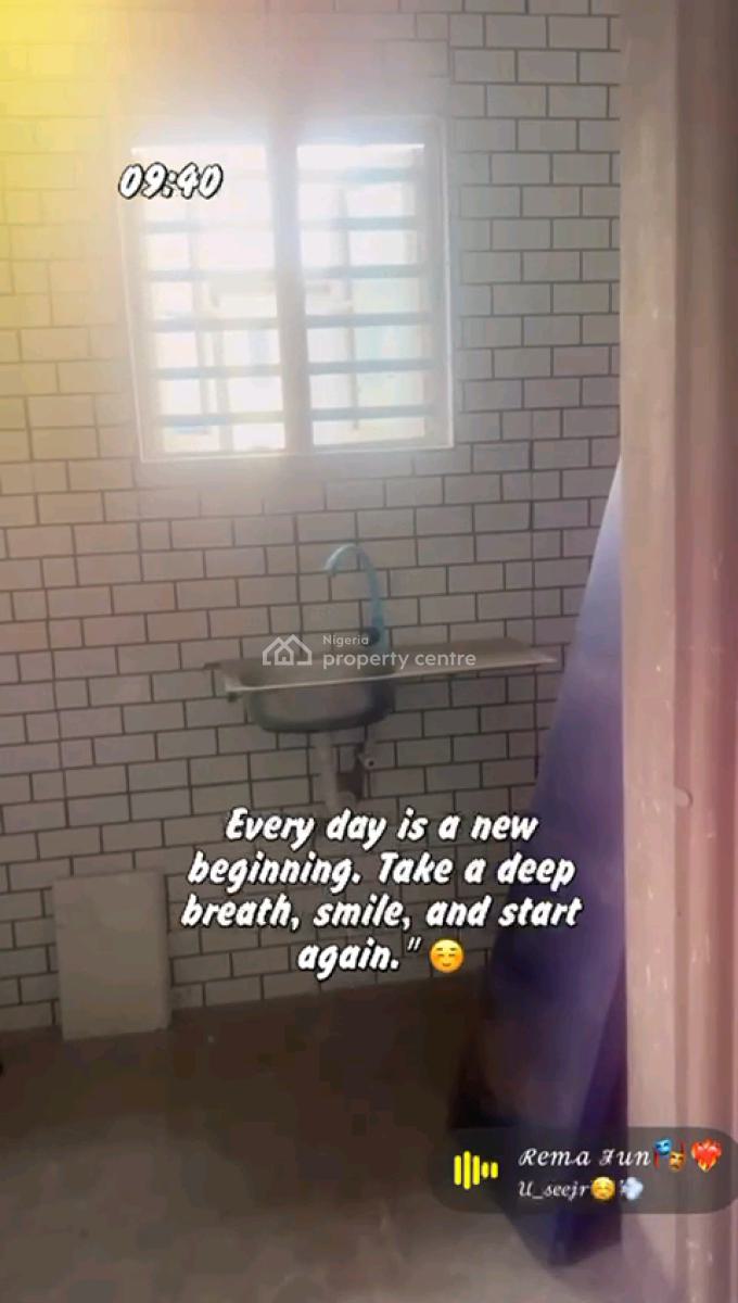 Standard Miniflat, Makoko, Yaba, Lagos, Mini Flat (room and Parlour) for Rent