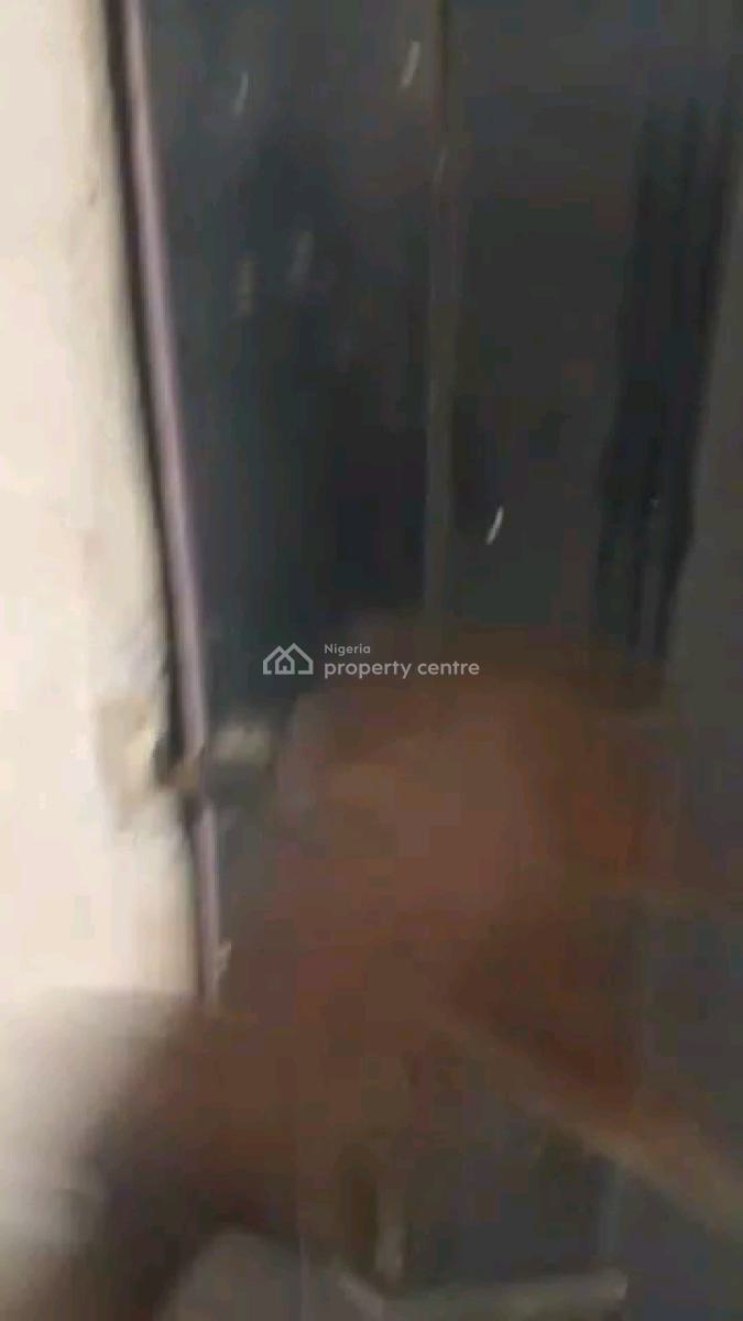 Standard Mini Flat, Adekunle, Yaba, Lagos, Mini Flat (room and Parlour) for Rent