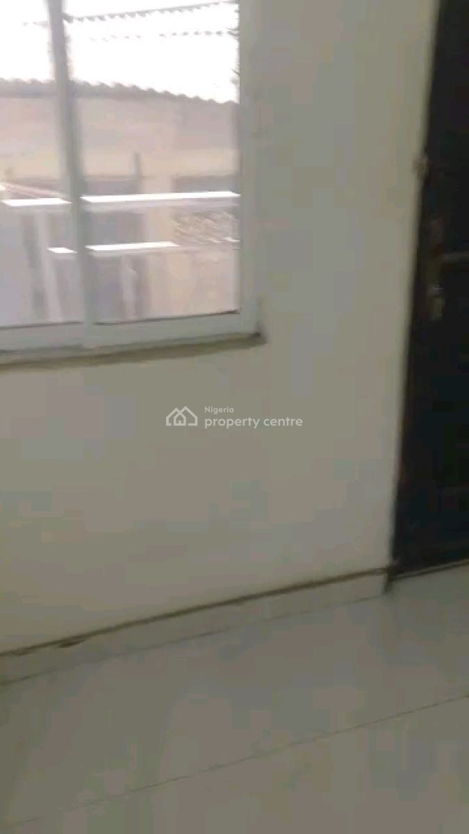 Standard Mini Flat, Adekunle, Yaba, Lagos, Mini Flat (room and Parlour) for Rent