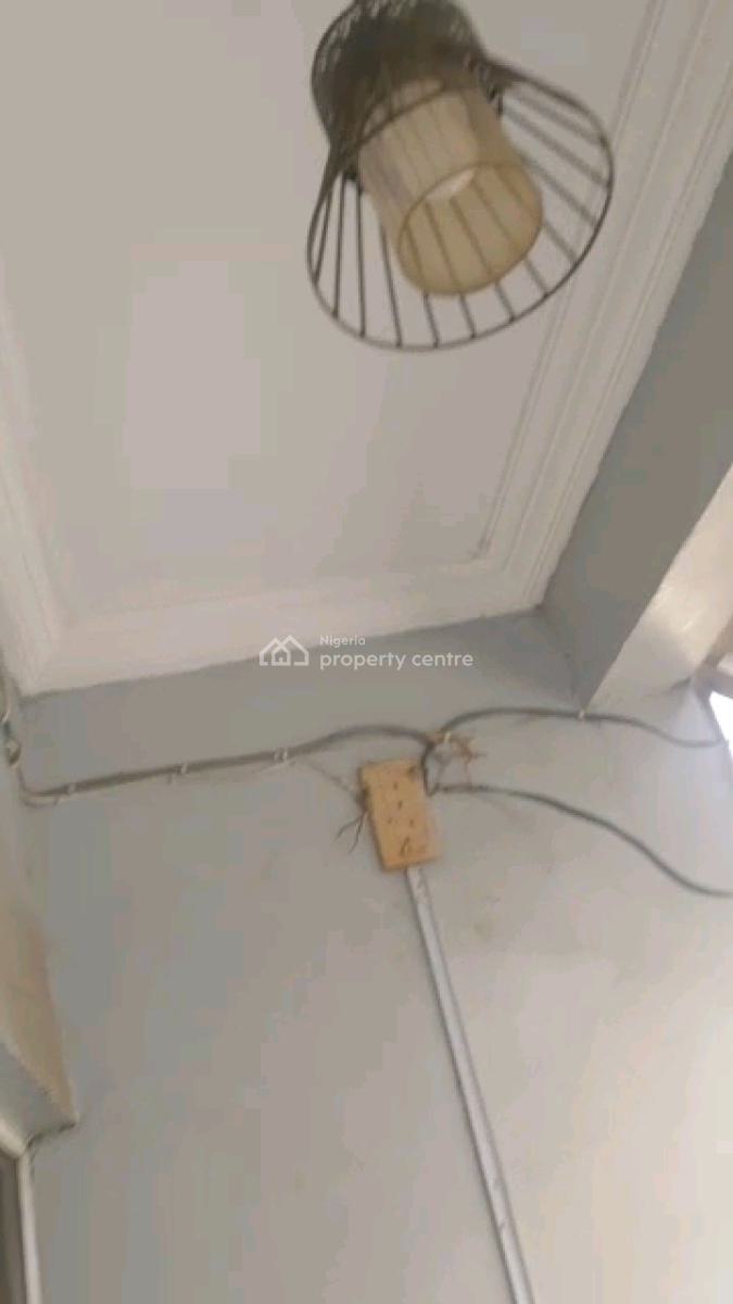 Standard Mini Flat, Adekunle, Yaba, Lagos, Mini Flat (room and Parlour) for Rent