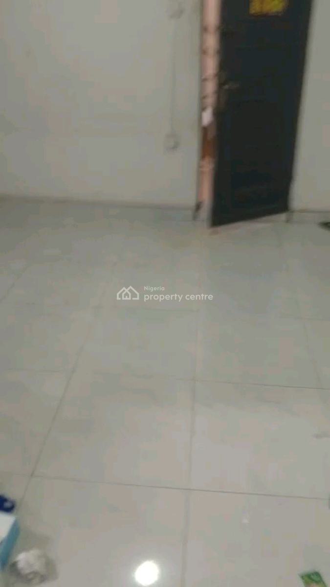 Standard Mini Flat, Adekunle, Yaba, Lagos, Mini Flat (room and Parlour) for Rent