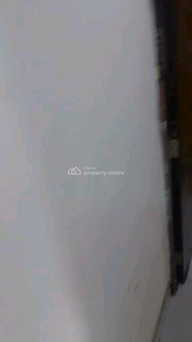 Standard Mini Flat, Adekunle, Yaba, Lagos, Mini Flat (room and Parlour) for Rent