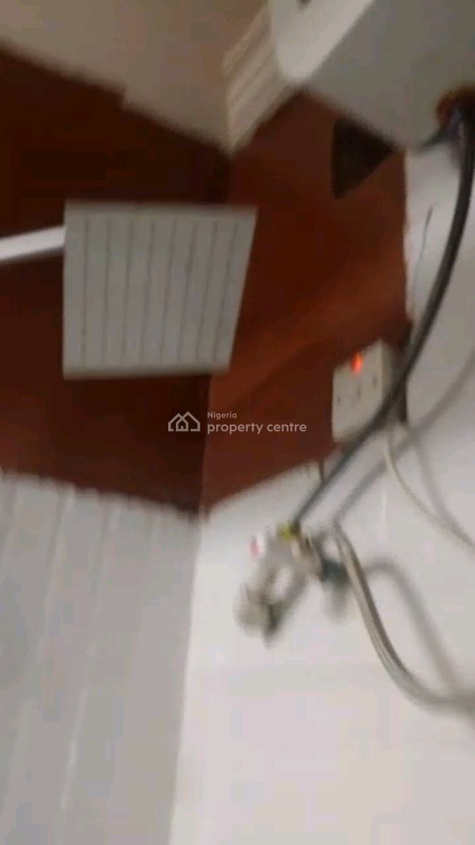 Standard Mini Flat, Adekunle, Yaba, Lagos, Mini Flat (room and Parlour) for Rent