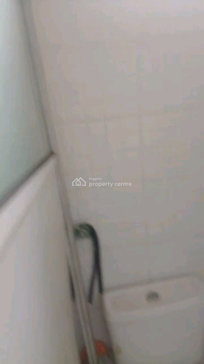 Standard Mini Flat, Adekunle, Yaba, Lagos, Mini Flat (room and Parlour) for Rent