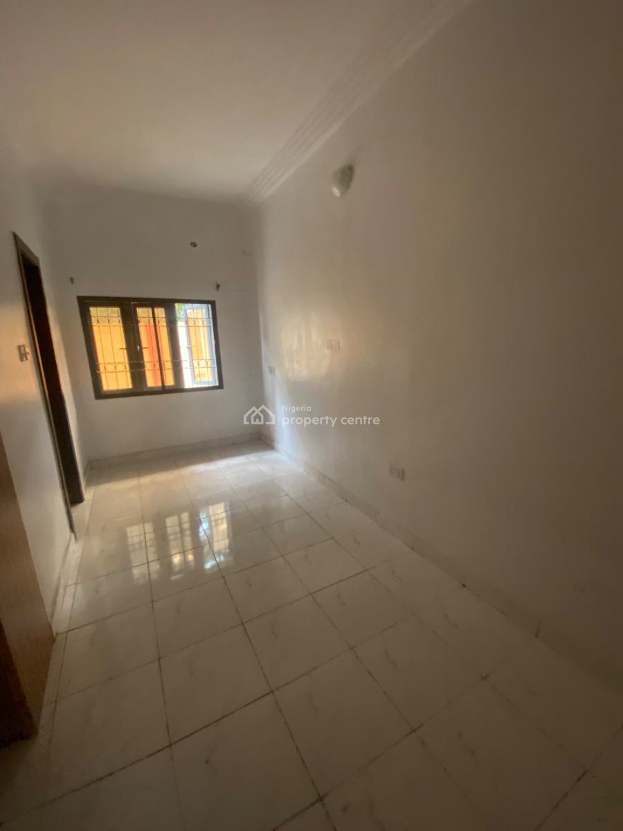 Well Built 3 Bedroom Apartment, Lekki Phase 1, Lekki, Lagos, Flat / Apartment for Rent