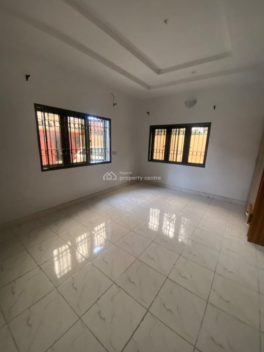 Well Built 3 Bedroom Apartment, Lekki Phase 1, Lekki, Lagos, Flat / Apartment for Rent