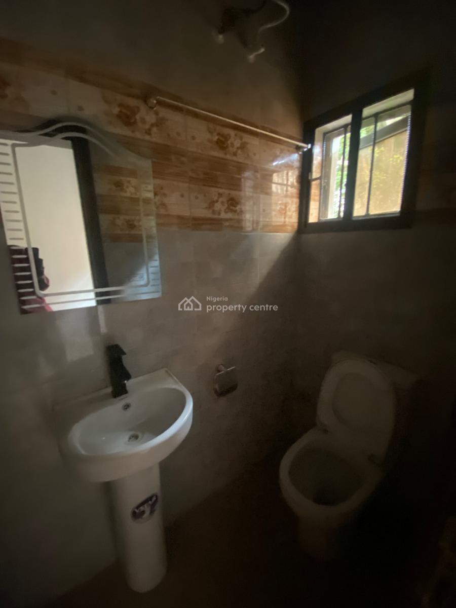 Well Built 3 Bedroom Apartment, Lekki Phase 1, Lekki, Lagos, Flat / Apartment for Rent