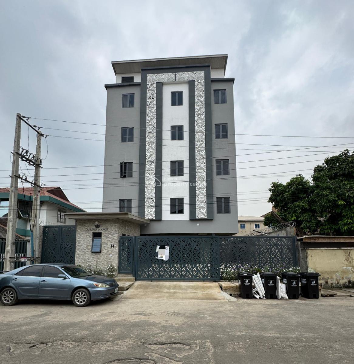 Very Spacious Lovely 3 Bedroom Apartment with Bq & Elevator, Yaba, Lagos, Flat / Apartment for Sale