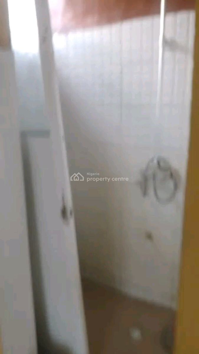 Standard Mini Flat, Adekunle, Yaba, Lagos, Mini Flat (room and Parlour) for Rent