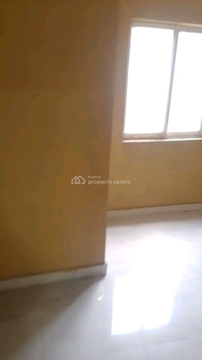 Standard Mini Flat, Adekunle, Yaba, Lagos, Mini Flat (room and Parlour) for Rent