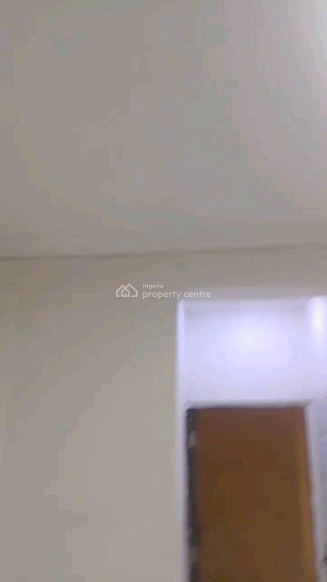 Standard Mini Flat, Adekunle, Yaba, Lagos, Mini Flat (room and Parlour) for Rent